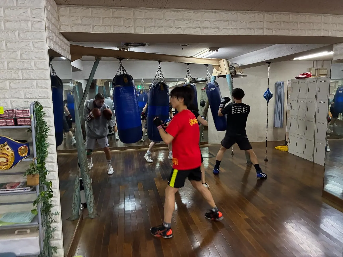 シャドーボクシング