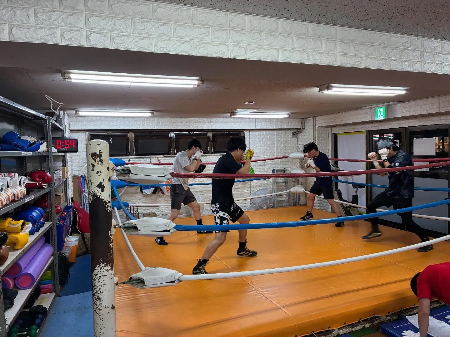 シャドーボクシング