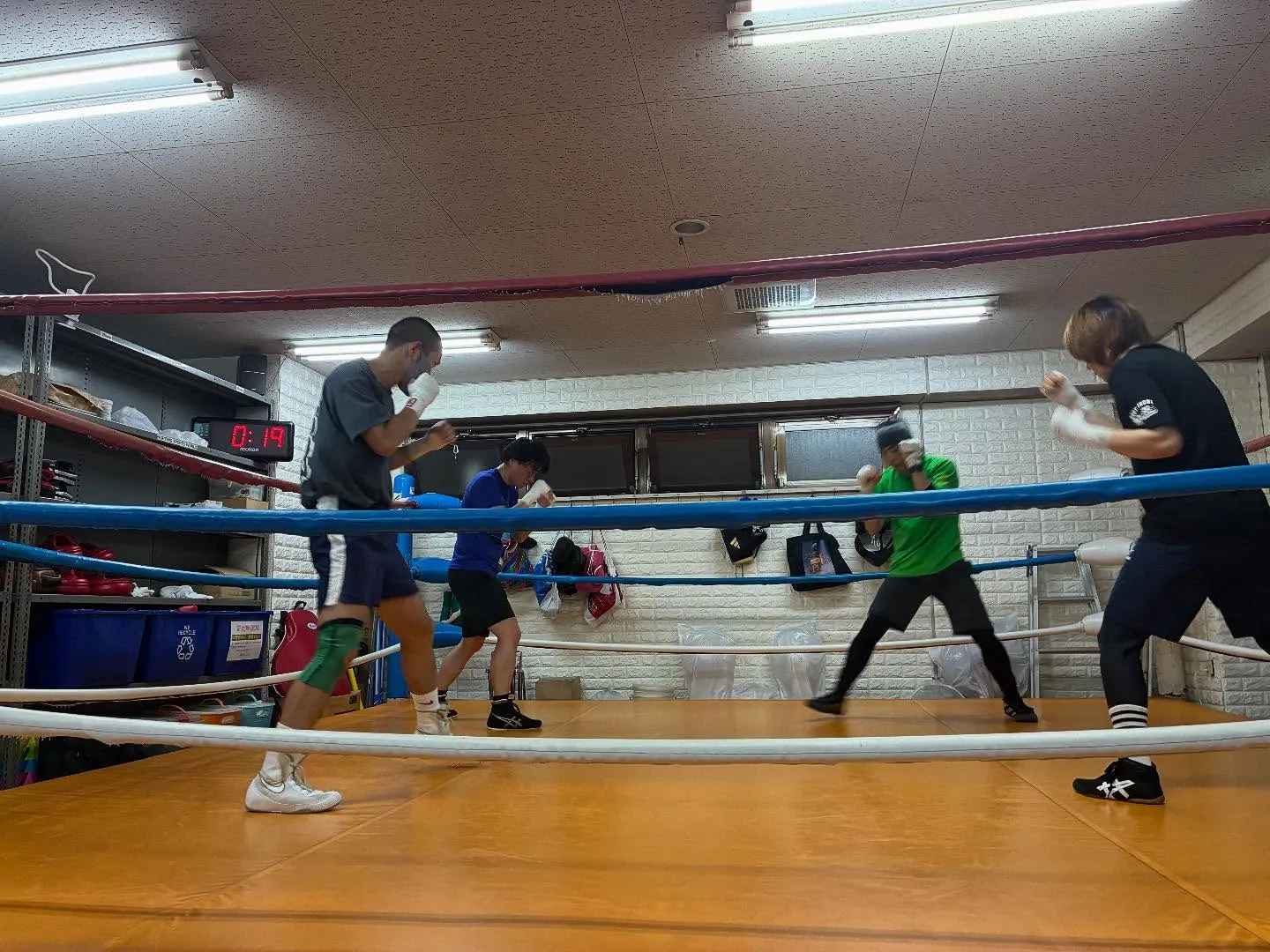 シャドーボクシング