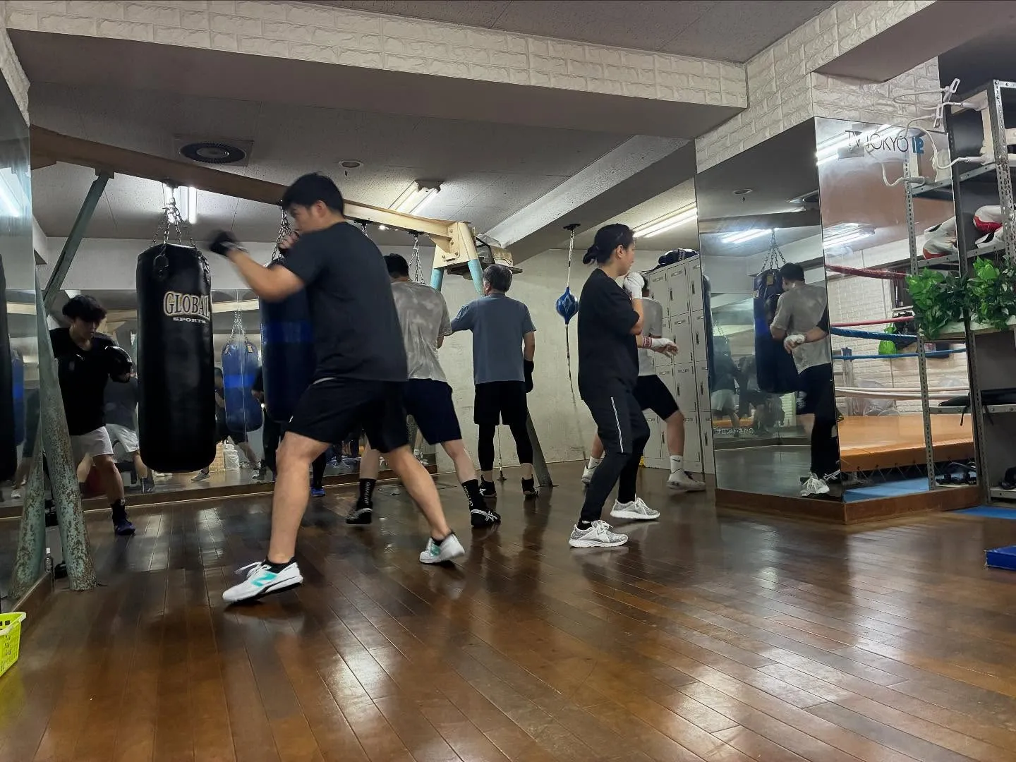 シャドーボクシング