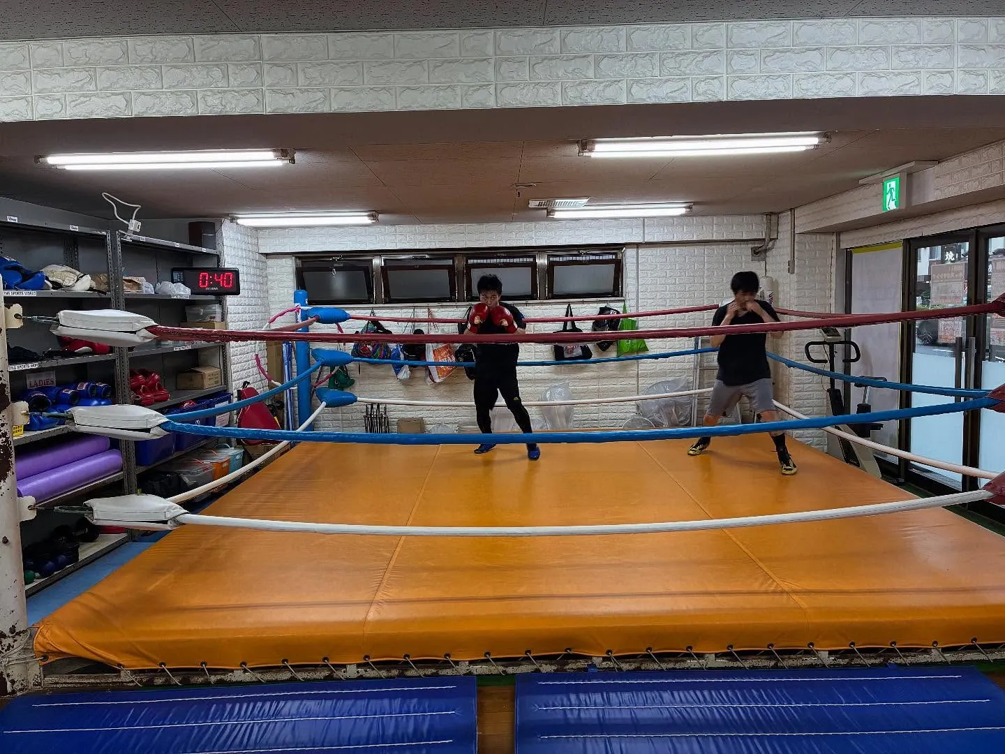 シャドーボクシング