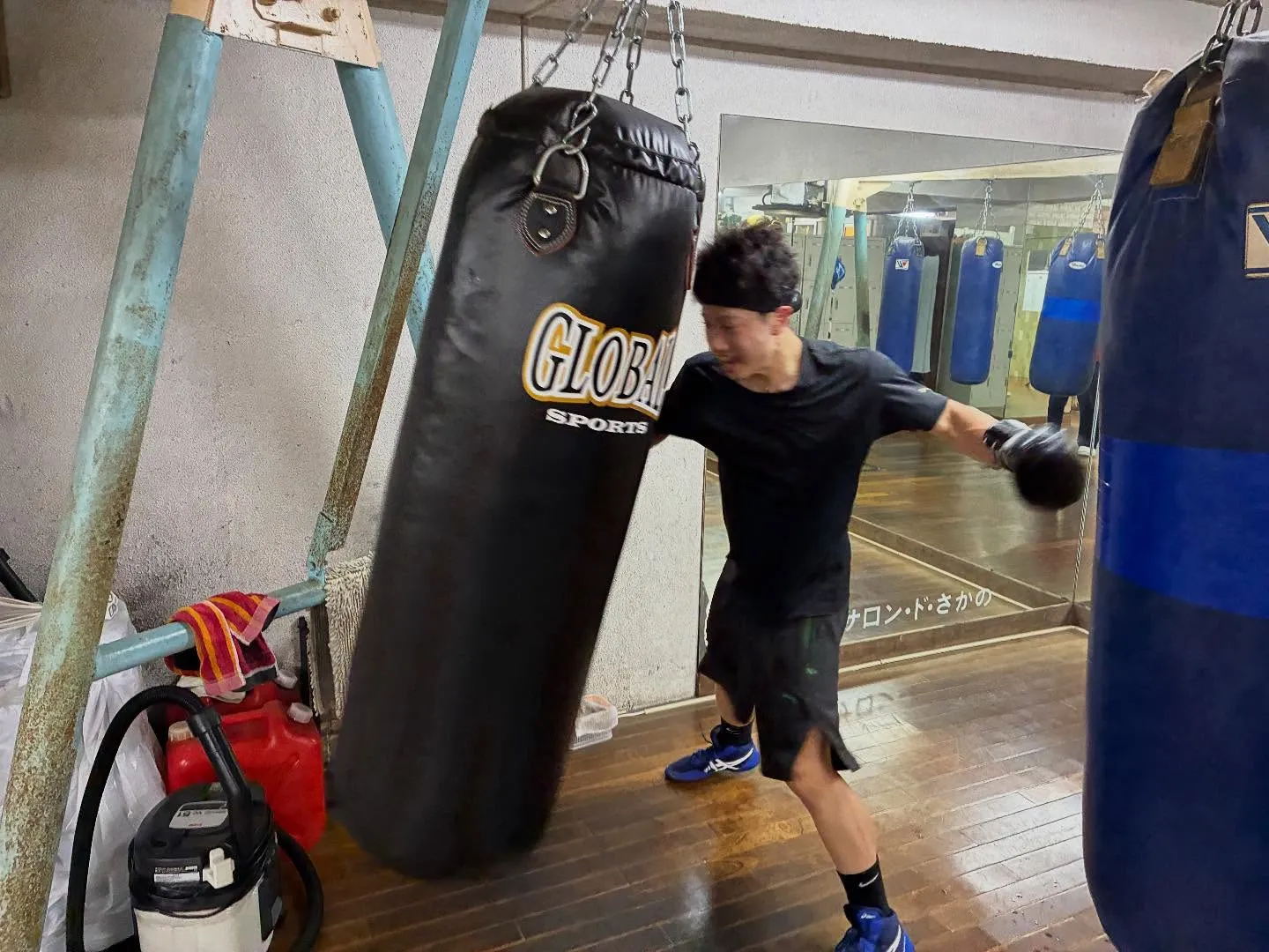 ボクシングミット打ち