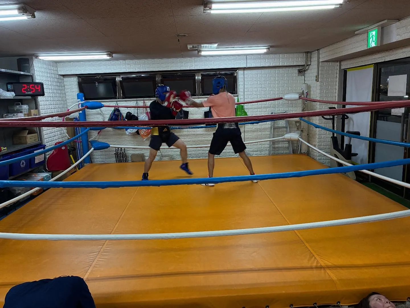 シャドーボクシング