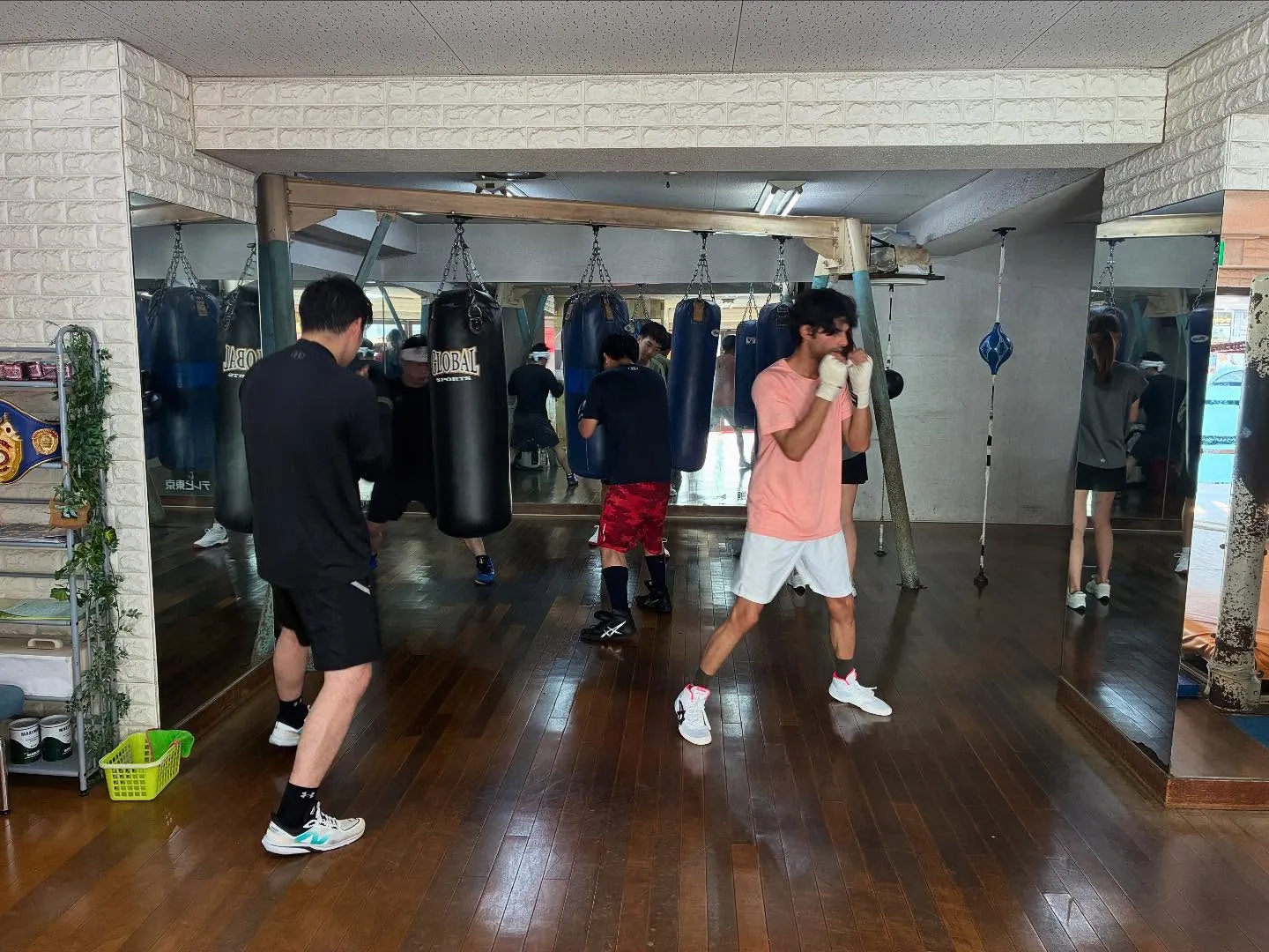 シャドーボクシング