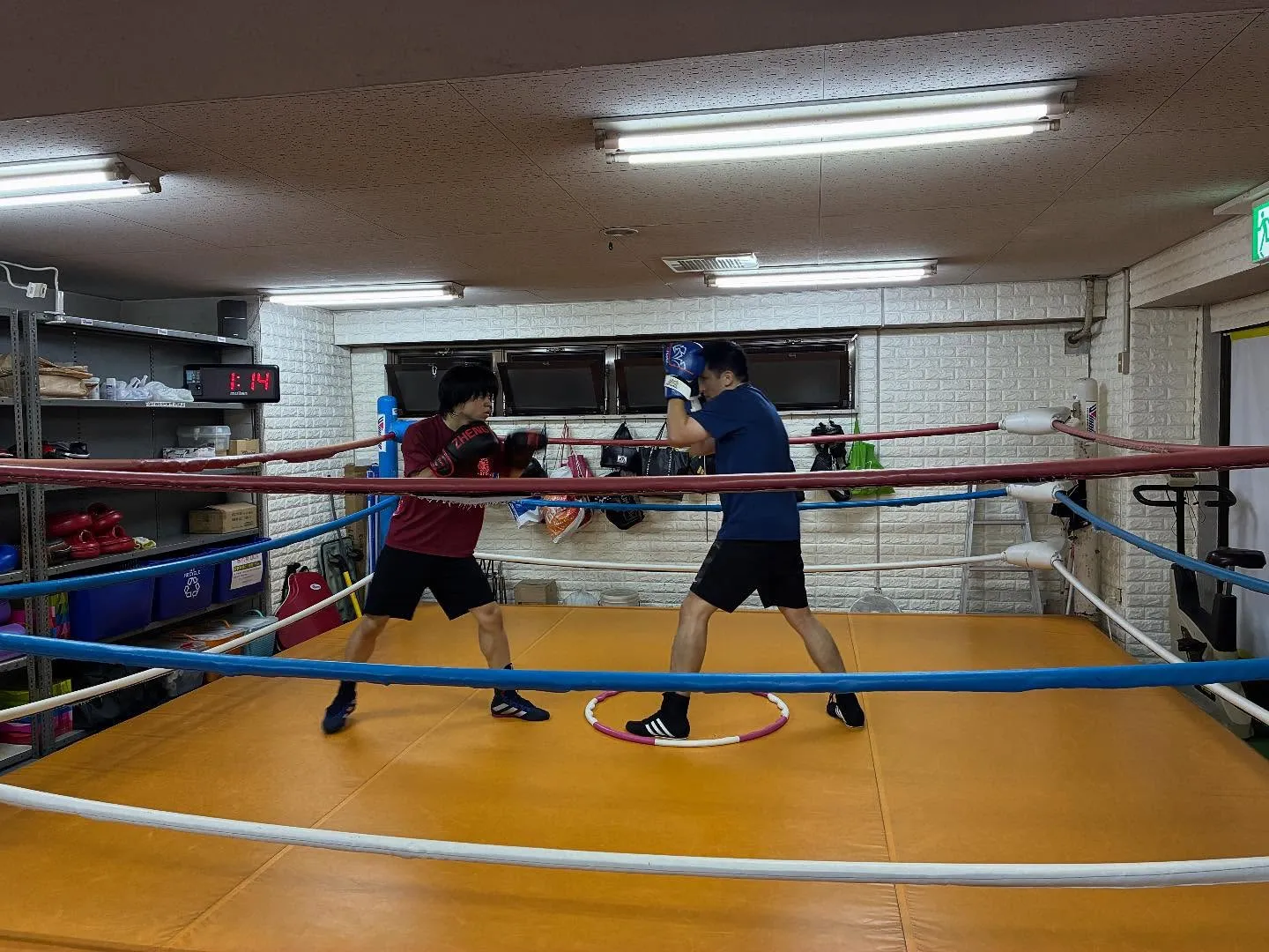 シャドーボクシング