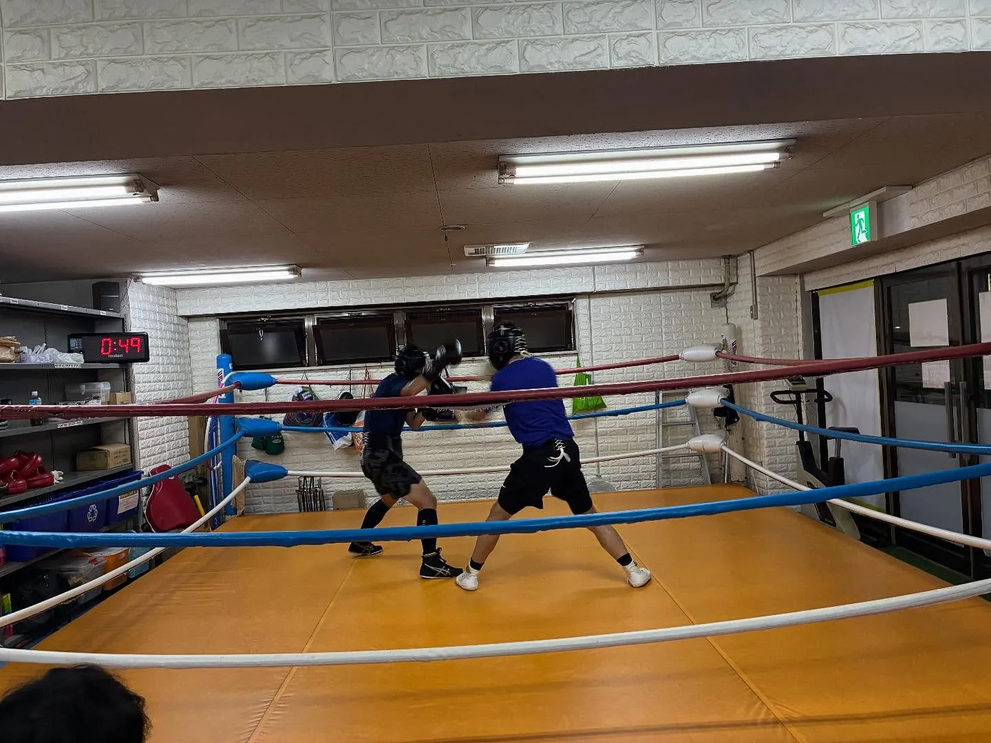 シャドーボクシング