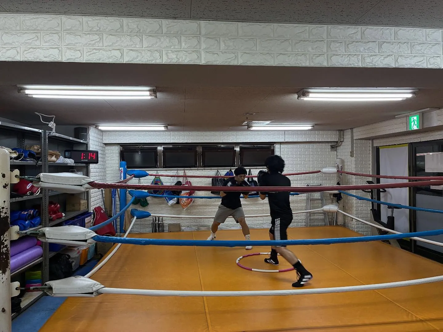 シャドーボクシング