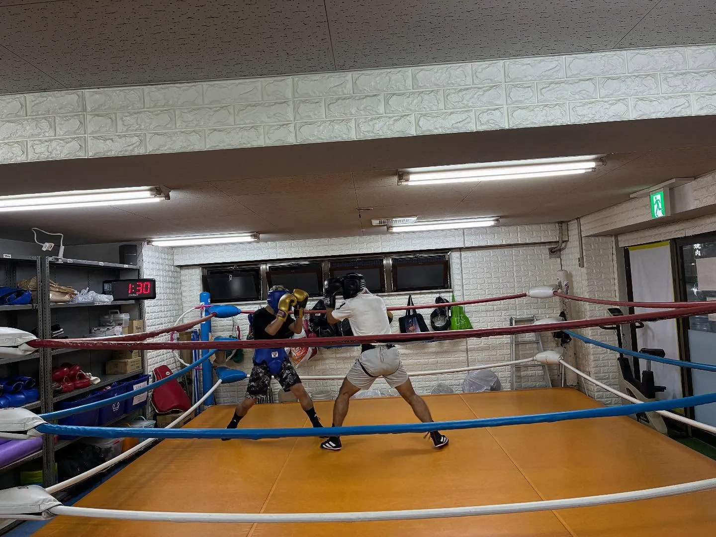 シャドーボクシング