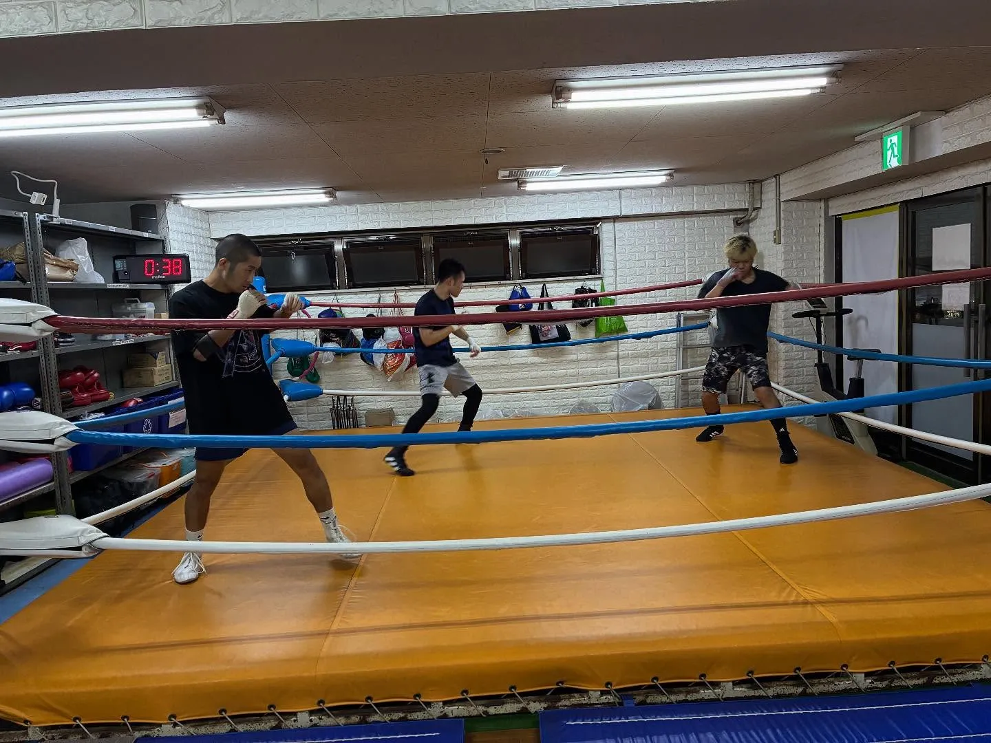 サンドバック打ち