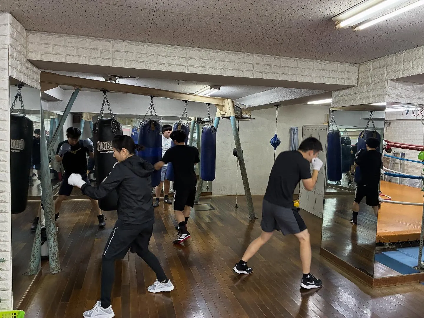 シャドーボクシング