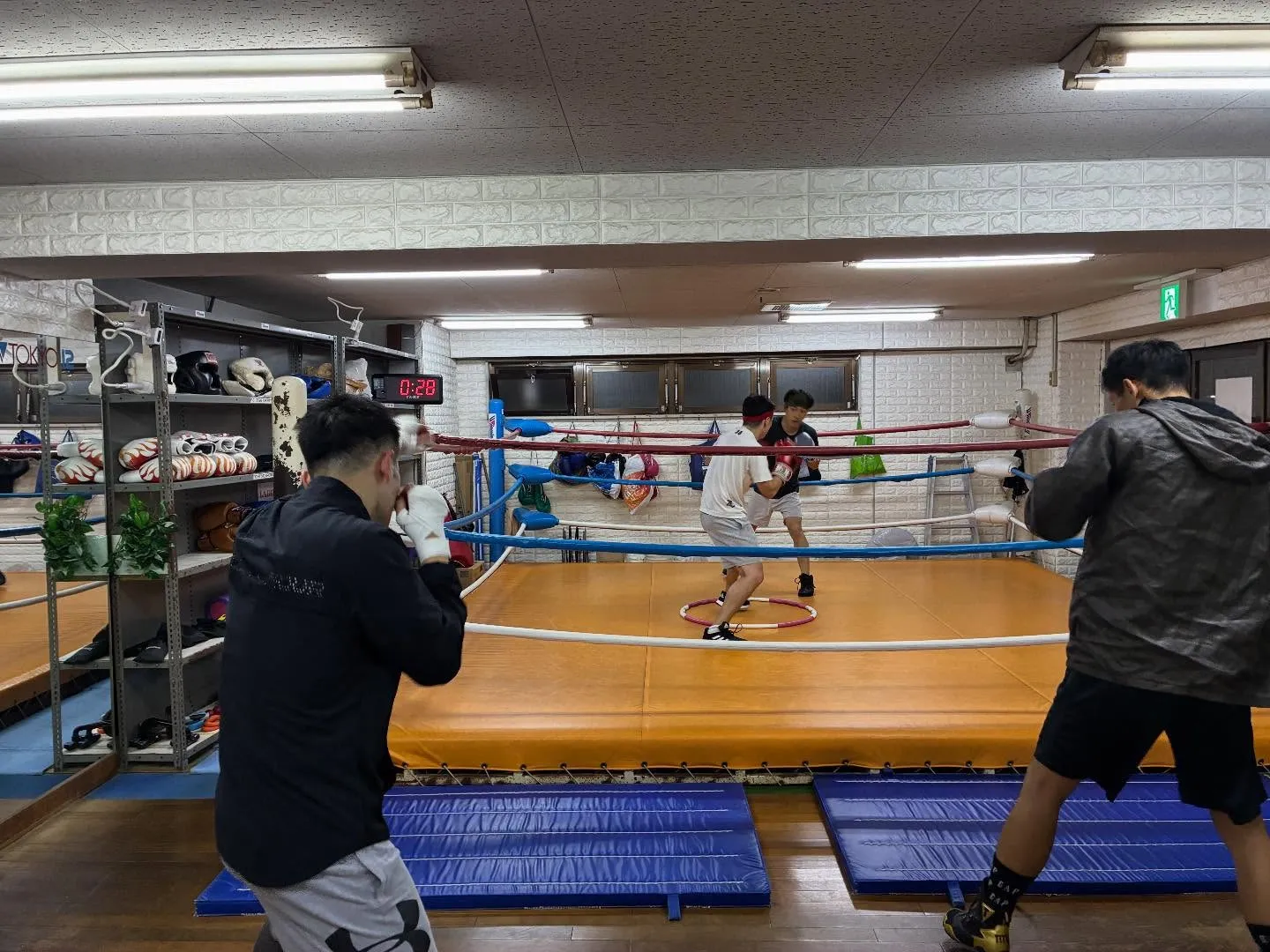 シャドーボクシング