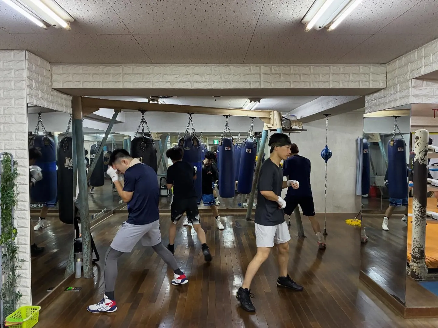 シャドーボクシング