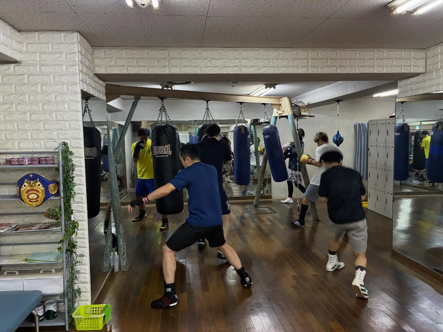 シャドーボクシング