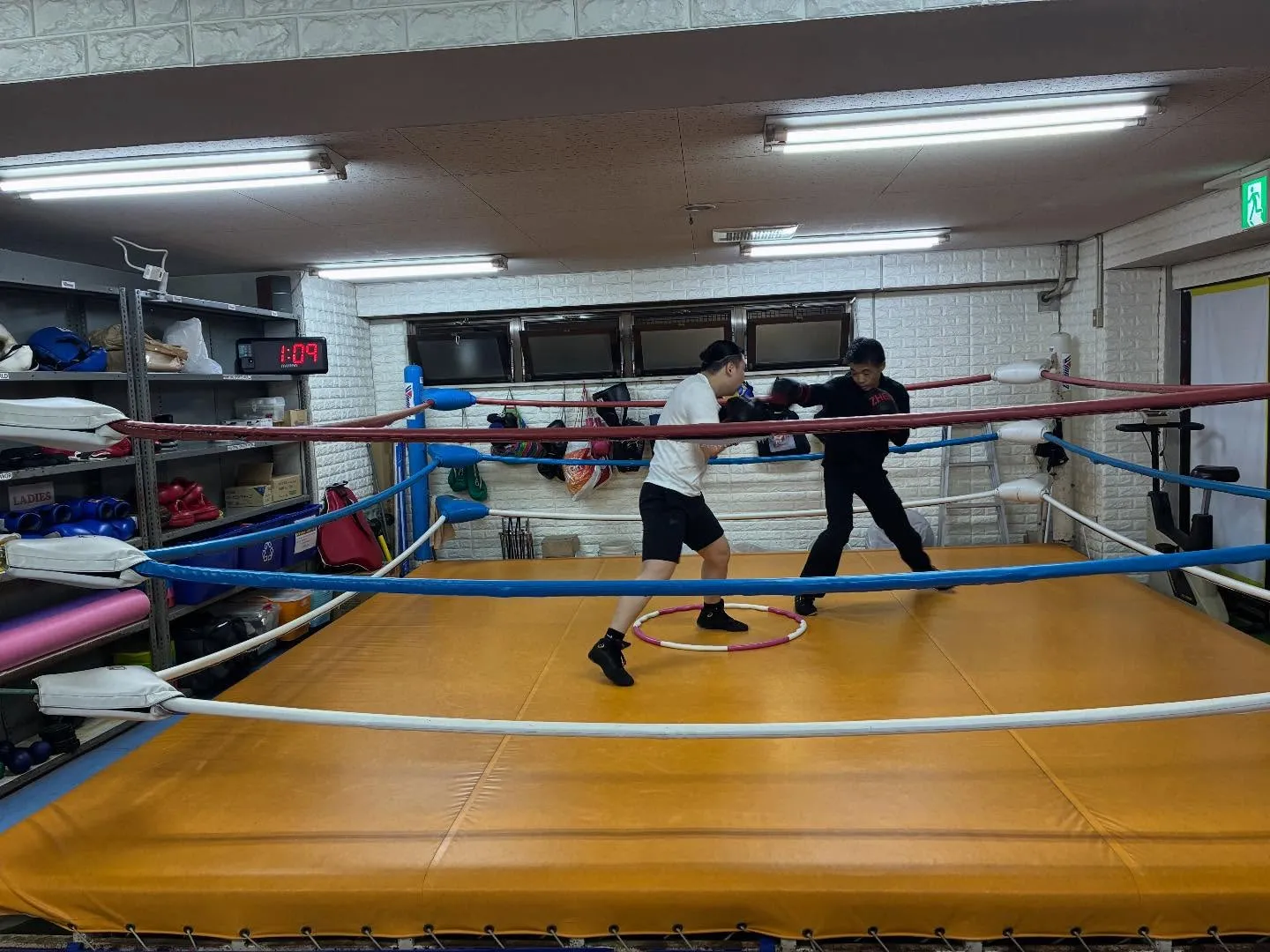 シャドーボクシング