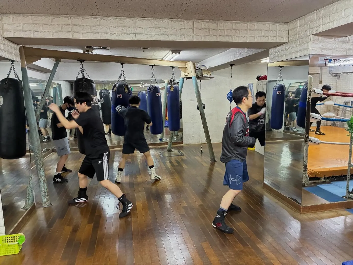 シャドーボクシング