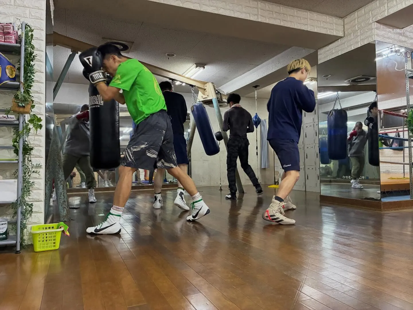 シャドーボクシング