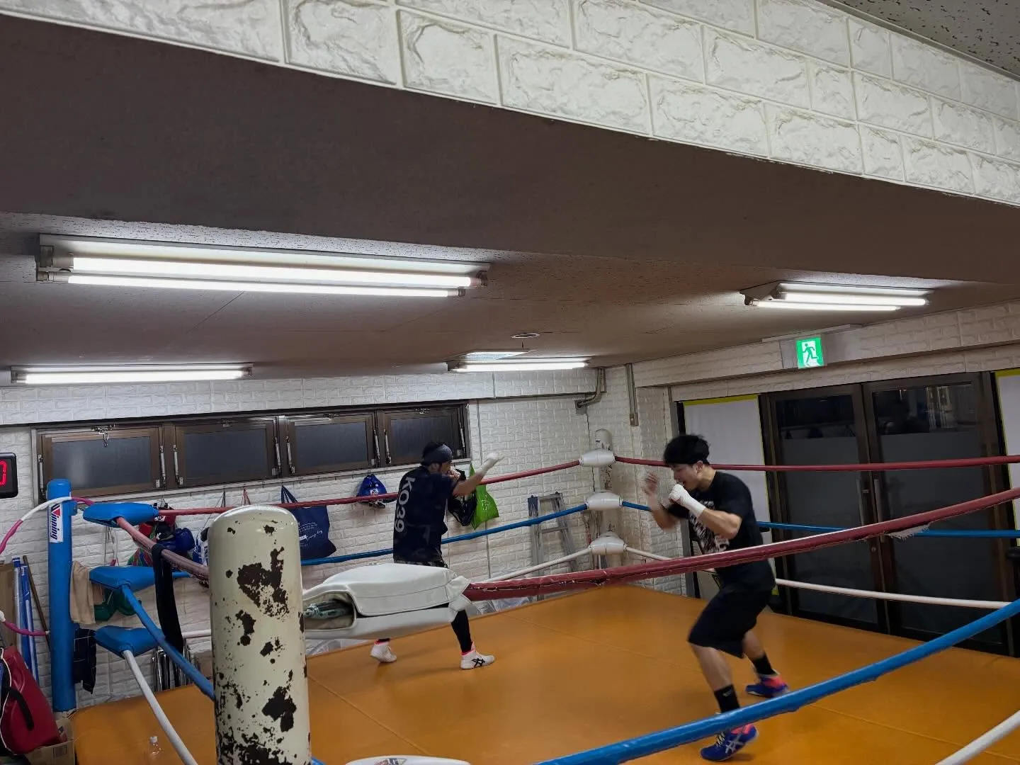 シャドーボクシング