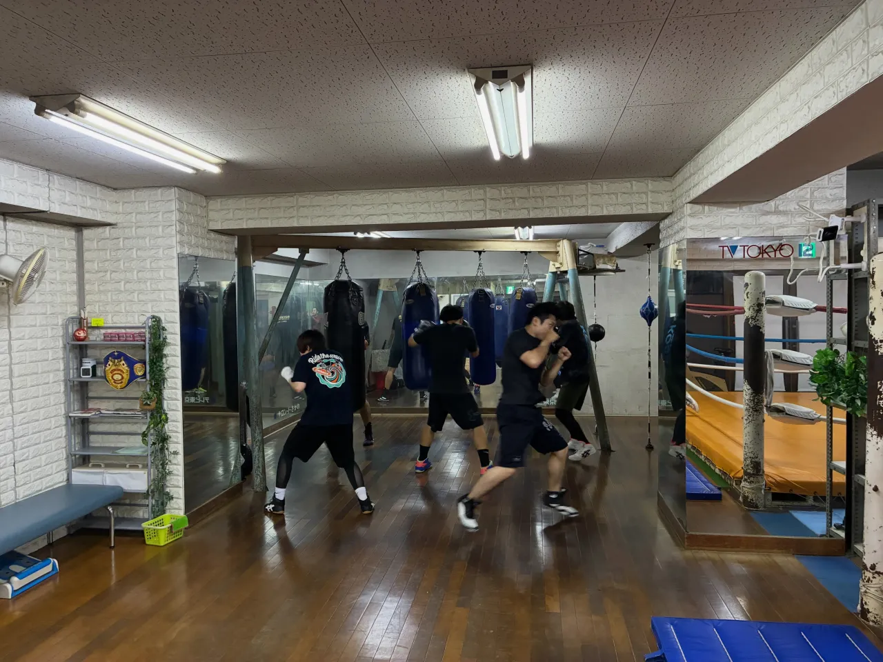 シャドーボクシング